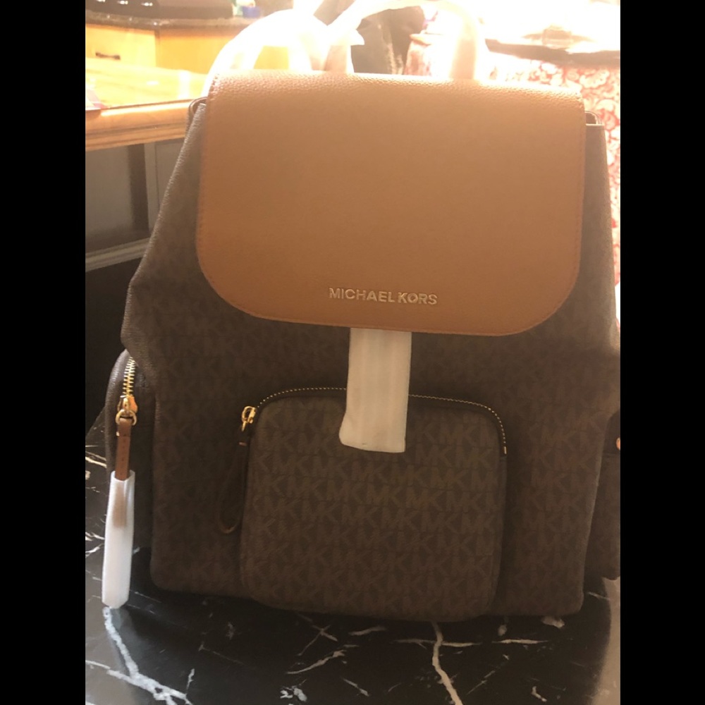 Brand NEW )Micheal Kors   Authentic Back Pack